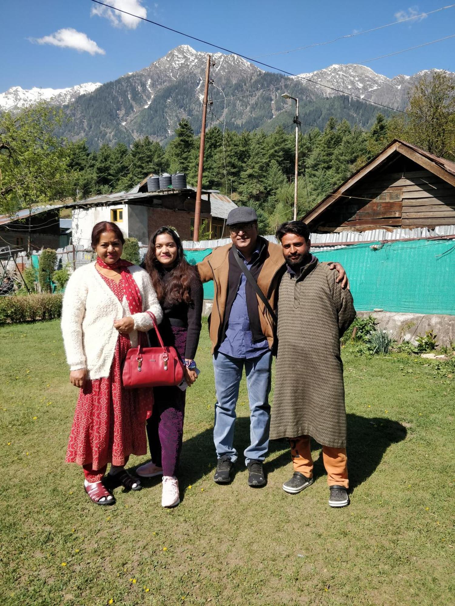 The K2 Alpine Hotel Pahalgam Ngoại thất bức ảnh
